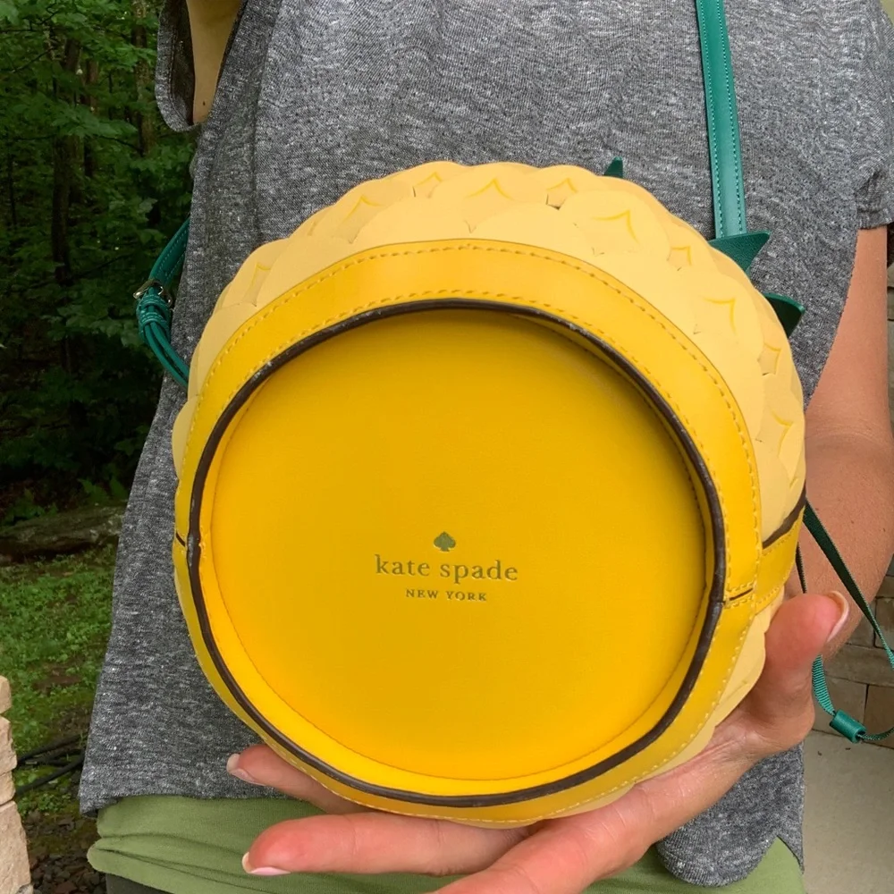 Authentic KATE SPADE leather Pineapple drawstring crossbody - Picture 14 of 14